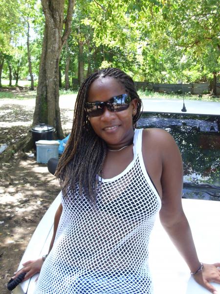 MiNoUcHeKaYa.... mAnOu Tout simplement ManOuliA